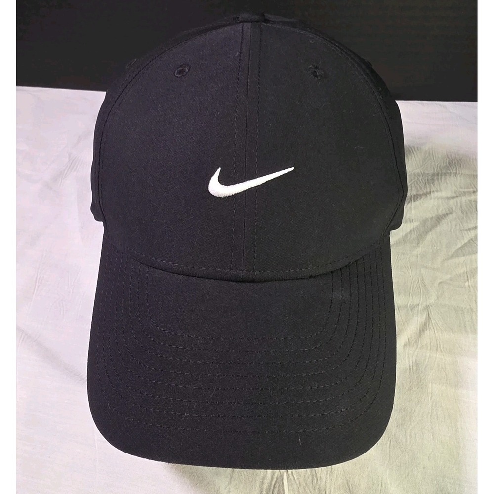Nike Dri Fit Club Cap Structured Swoosh Hat Size L/XL Black White Adjustable